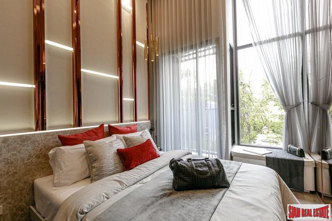 Pre-Sale of Hot New Luxury High-Rise Condo of Loft Units at the New Central Business District next to MRT Huai Khwang - 2 Bed Loft Units - Free Full Furniture and Discount!-21