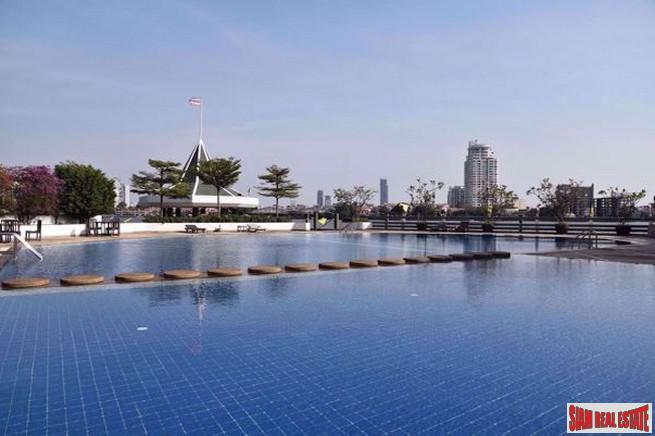 Tridhos City Marina | Superior River Views from this Three Bedroom Condo in Charoen Nakron-4