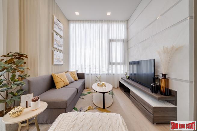 Newly Completed Luxury High-Rise Condo next to BTS Ratchayothin - 2 Bed Unit