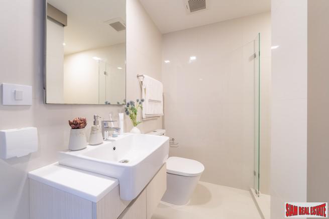 Newly Completed Luxury High-Rise Condo next to BTS Ratchayothin - 2 Bed Unit