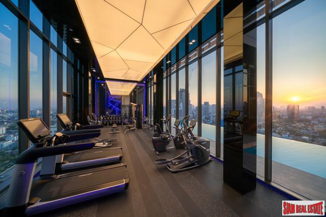 Newly Completed Luxury High-Rise Condo next to BTS Ratchayothin - 2 Bed Unit