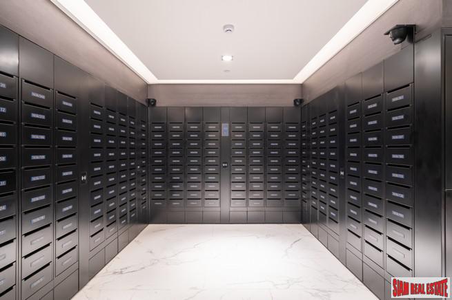 Newly Completed Luxury High-Rise Condo next to BTS Ratchayothin - 2 Bed Unit