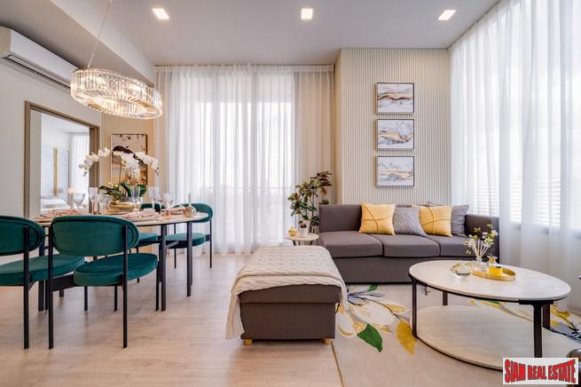 Newly Completed Luxury High-Rise Condo next to BTS Ratchayothin - 2 Bed Unit