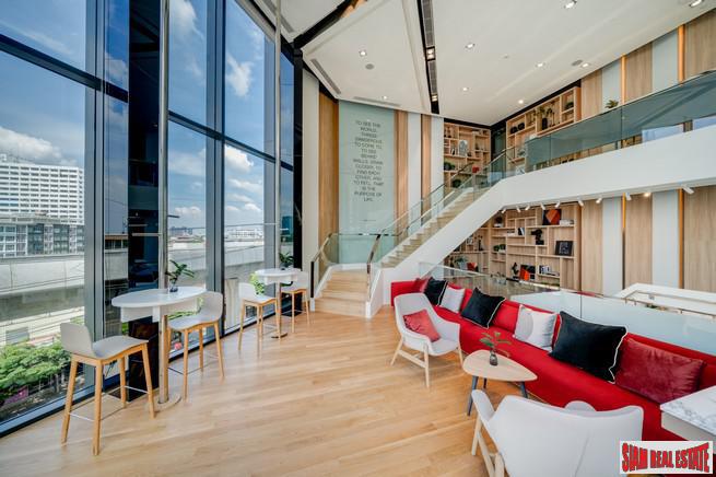 Newly Completed Luxury High-Rise Condo next to BTS Ratchayothin - 2 Bed Unit