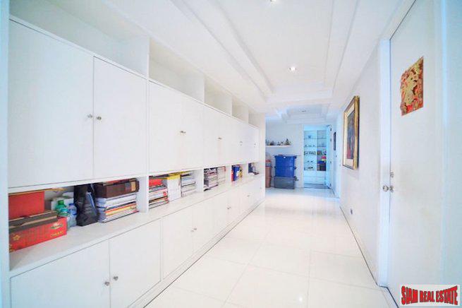 City Lakes Tower | Unique Four Bedroom with City & Lake Views for Sale Minutes from BTS Asoke-8
