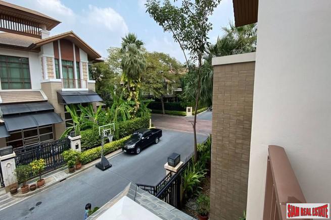 Prime Sukhumvit(@) Sansiri | Luxury Four Bedroom Corner House with Private Pool in Secure Sukhumvit 67 Estate-1