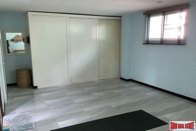 Kata Top View House / Six Bedroom House with Sea & Big Buddha Views + Shared Swimming Pool for Sale in Kata