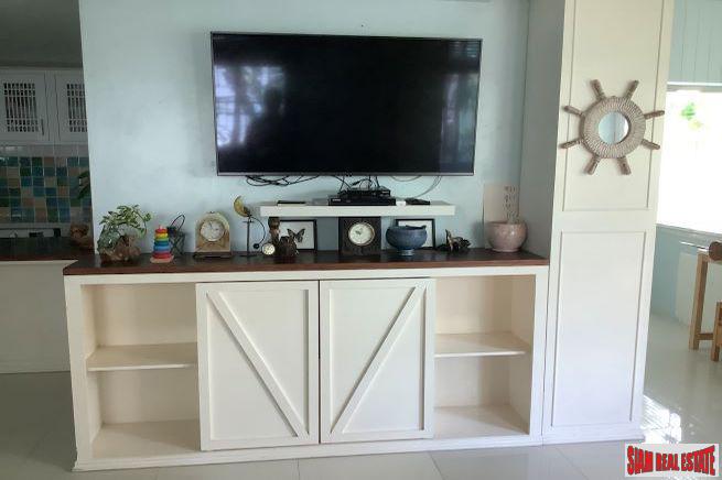 Kata Top View House / Six Bedroom House with Sea & Big Buddha Views + Shared Swimming Pool for Sale in Kata