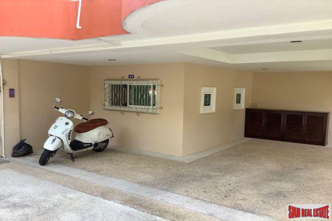 Kata Top View House / Six Bedroom House with Sea & Big Buddha Views + Shared Swimming Pool for Sale in Kata