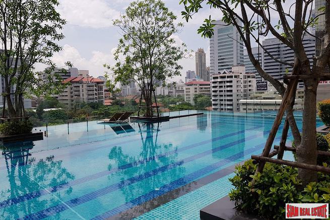 Q Asoke | Cozy One Bedroom for Rent on the 30th Floor and Next to the MRT Station-0