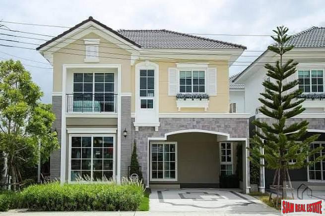 Golden Neo Bangna-Suanluang | Fabulous Semi-Detached House in Excellent Environment-0