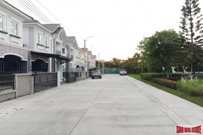 Golden Neo Bangna-Suanluang | Fabulous Semi-Detached House in Excellent Environment-6