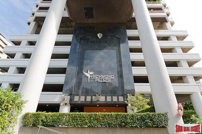 Richmond Palace | Extra Large Two Bedroom Condo for Sale in a Quiet Phrom Phong Location-1