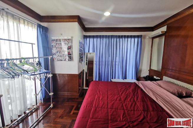 Richmond Palace | Extra Large Two Bedroom Condo for Sale in a Quiet Phrom Phong Location-3
