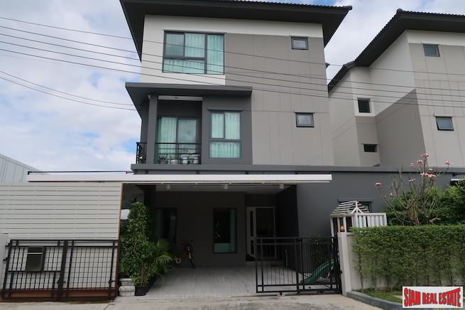The Edition rama 9 Pattanakarn | Large Three Bedroom House with Private Plunge Pool + Extras for Rent