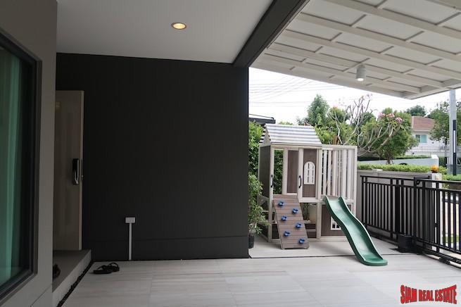 The Edition rama 9 Pattanakarn | Large Three Bedroom House with Private Plunge Pool + Extras for Rent
