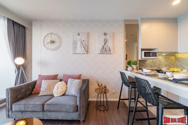 Ready to Move in Smart Green High-Rise Condos with Commercial District and IT Hub on Sukhumvit Road, BTS Punnawithi - 1 Bed Units-3