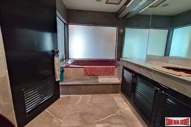 Mano Tower | A Rare Size Two Bedroom + 1 Study room Condo for Sale on Sukhumvit 39-8