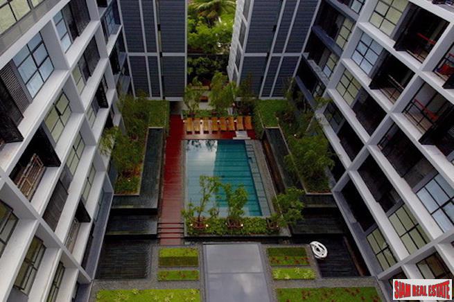 Mode Sukhumvit 61 | Big One Bedroom for Rent in a Low Rise Building Near BTS Ekkamai-1