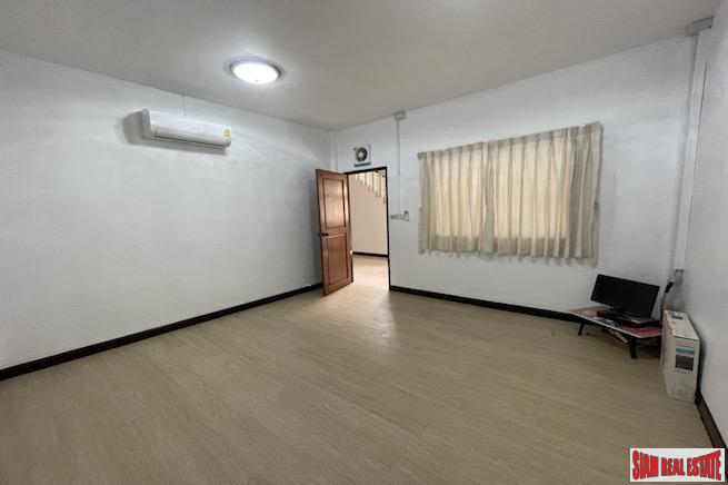 Extra Large Three Bedroom Detached House for Rent in the Heart of the City - Thong Lo-4