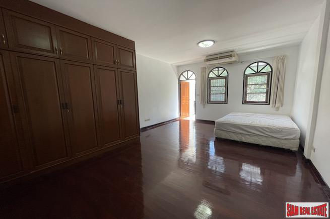 Extra Large Three Bedroom Detached House for Rent in the Heart of the City - Thong Lo-7