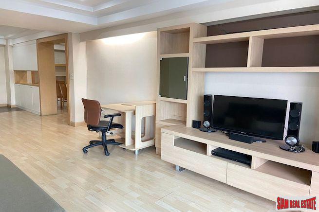 Royal Castle Sukhumvit 39 | Spacious Three Bedroom Condo with Built-in Furniture for Sale in Phrom Phong-5
