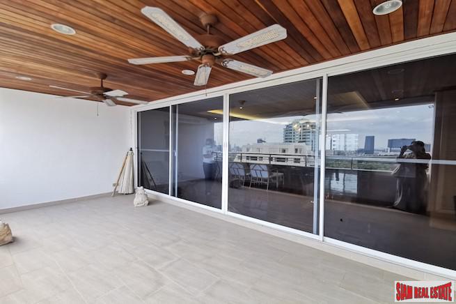 Sukhumvit Casa Condominium | Special Penthouse Unit for Sale with Views of the Benjakiti Lake and the Forest Park-10