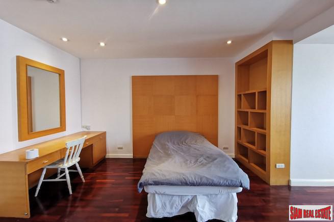 Sukhumvit Casa Condominium | Special Penthouse Unit for Sale with Views of the Benjakiti Lake and the Forest Park-15