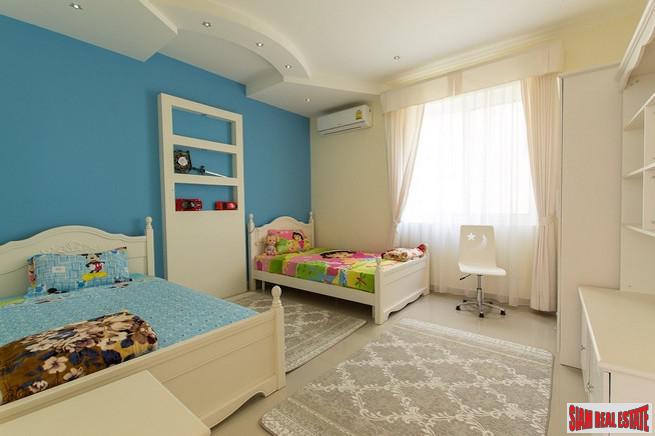 Platinum Residence | Bright & Spacious Five Bedroom Pool Villa for Sale in a Gated Rawai Complex