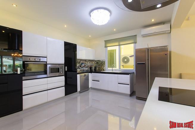 Platinum Residence | Bright & Spacious Five Bedroom Pool Villa for Sale in a Gated Rawai Complex