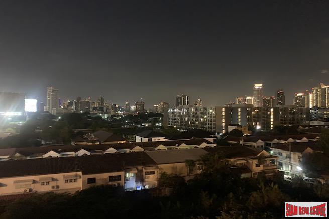 S Condo Sukhumvit 50 | Spacious Two Bedroom Condo for Sale in a Low-Rise Building - Onnut-9