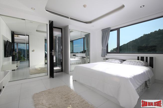 Absolute Twin Sands | Fantastic One Bedroom Penthouse with 180 Degree Sea Views for Sale in Patong-6
