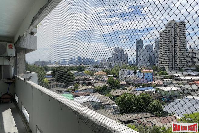 Baan Sukhumvit 36 | Two Bedroom with Unblocked Views for Sale in Thong Lo - Perfect for Renovation-11
