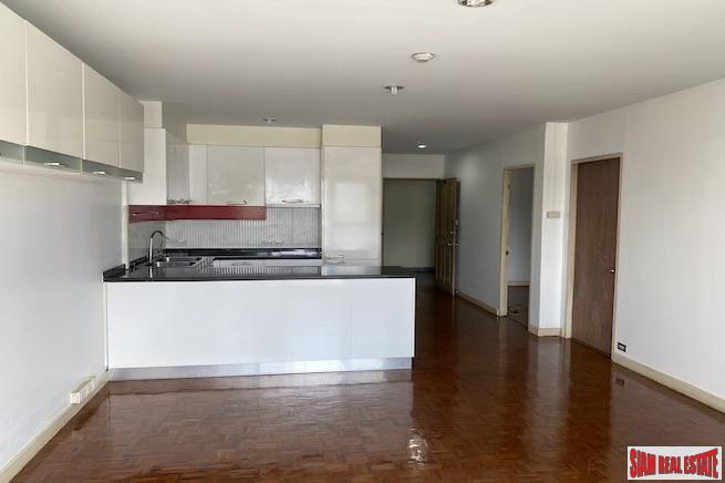 Baan Sukhumvit 36 | Two Bedroom with Unblocked Views for Sale in Thong Lo - Perfect for Renovation-12