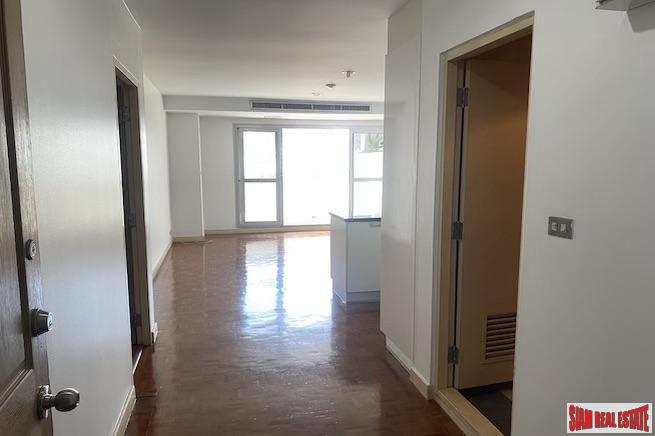 Baan Sukhumvit 36 | Two Bedroom with Unblocked Views for Sale in Thong Lo - Perfect for Renovation-4