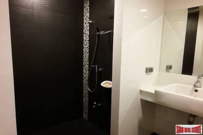 D65 | Comfortable One Bedroom Condo in a Low Rise Building for Sale in Ekkamai-4