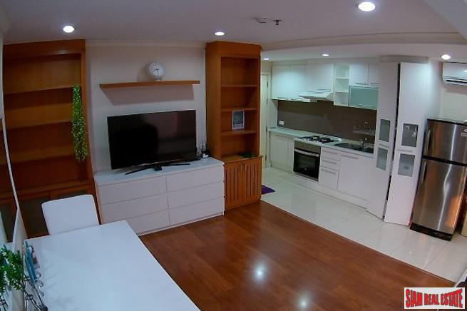 Grand Parkview Asoke | Large Two Bedroom with Huge Private Terrace for Sale-18
