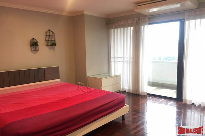 Richmond Palace Condominium | Bright & Peaceful Three Bedroom Corner Unit for Sale in Phrom Phong-13