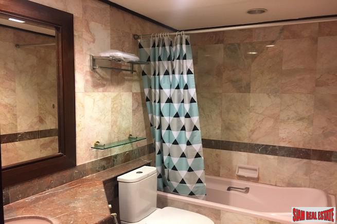 Richmond Palace Condominium | Bright & Peaceful Three Bedroom Corner Unit for Sale in Phrom Phong-18