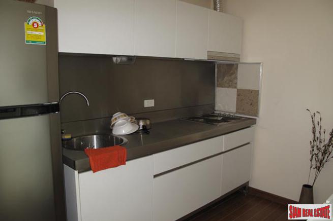 Royal Castle Pattanakarn Condominium | Large 3 Bed Condo for Sale on the 12th Floor with 270 Degree Views-19