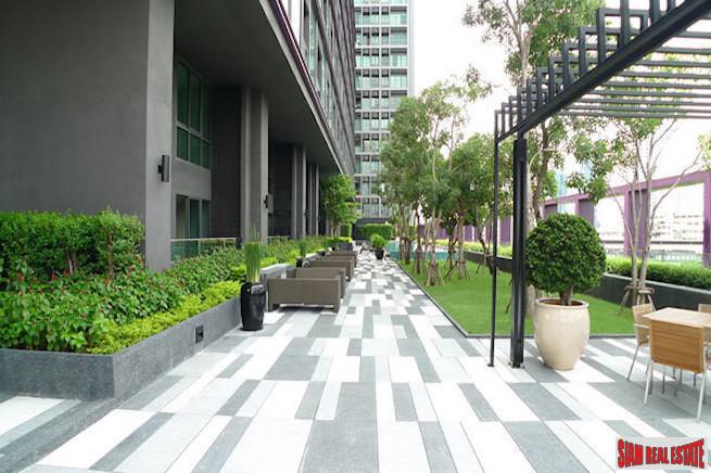 Noble Remix Sukhumvit 36 | Newly Renovated One Bedroom Condo for Sale in a Great Location - Building Connected to BTS Thong Lo-6