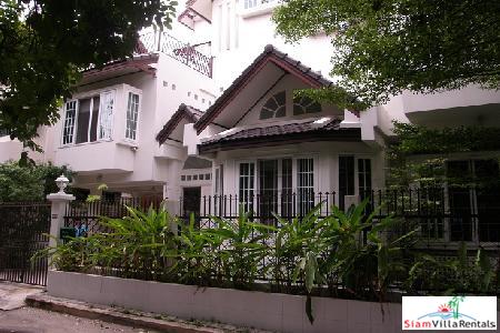 Spectacular Six Bedroom, Newly Renovated House for Rent, 500 sqm Residence at Sukhumvit 39