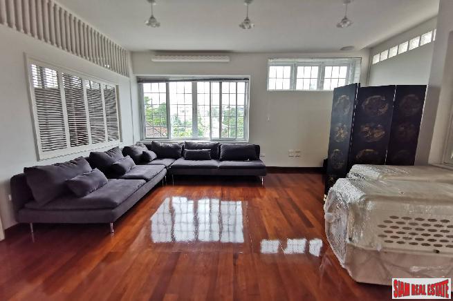 Spectacular Six Bedroom, Newly Renovated House for Rent, 500 sqm Residence at Sukhumvit 39