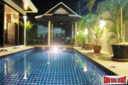 Balinese Style Three Bedroom Pool Villa near Loch Palm Golf Course in Kathu