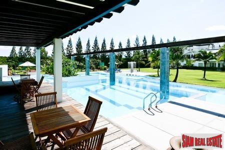 Grove Gardens Townhome | Modern Sea View 3 Bedroom Townhome on Golf Course in Cape Yamu