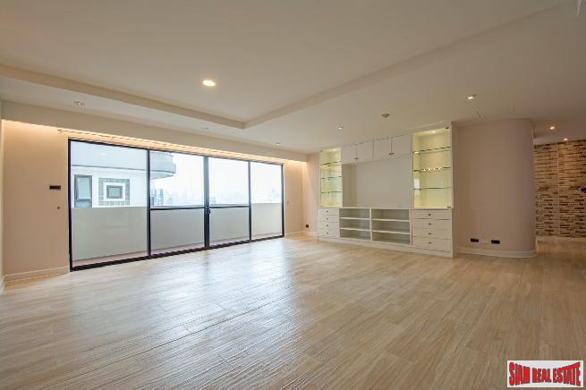 Casa Viva | Newly Renovated Stunning 3 Bed Corner Unit Condo at Ekkamai Soi 12-1
