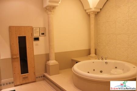 One Bedroom Apartment in Contemporary, Spanish-Style Complex on Sukhumvit 22-8