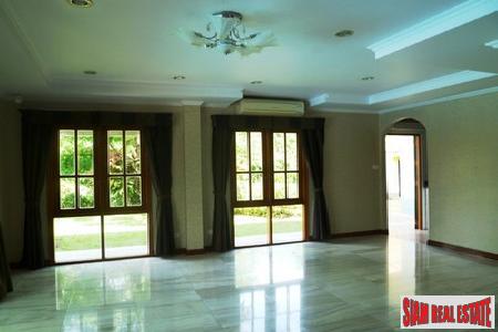 Anuphas Golf Ville | Three Bedroom Mountain View House with Pool in Kathu