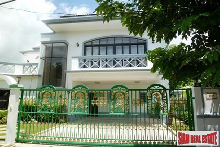 Anuphas Golf Ville | Three Bedroom Mountain View House with Pool in Kathu-7