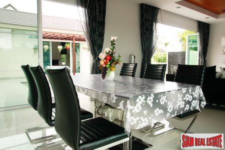 Luxury Three-Bedroom Pool Villas in Boat Lagoon Development